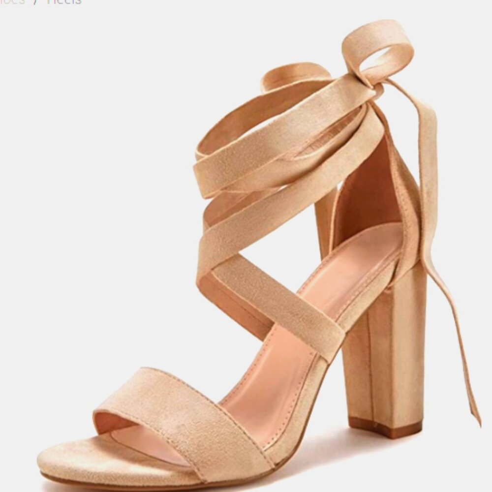 Huiyuzhi  Plush Pink Strappy Lace-up High Heel Sandals Size 8. NWOT!